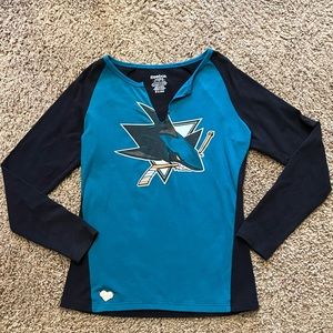 Shark’s 🦈 woman’s shirt! NWOT size medium!